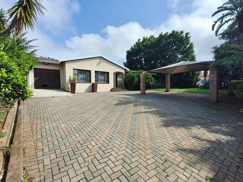 To Let 4 Bedroom Property for Rent in Southernwood Eastern Cape